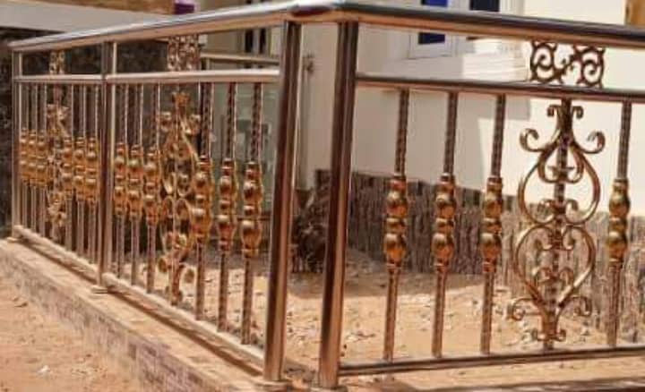 Premium Stainless Rail 4